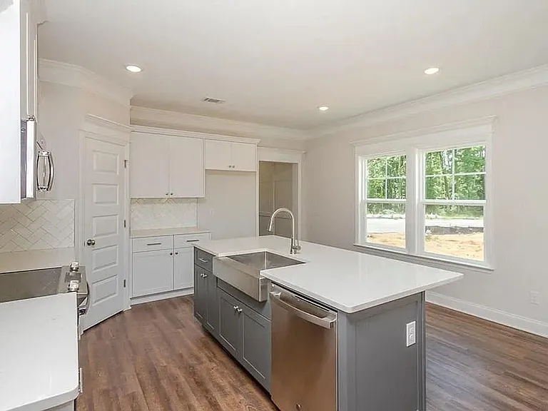335 Sumac Trl — Photo 6