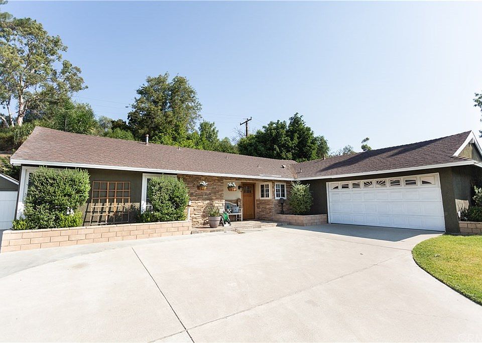 1st image of 23929 Palomino Dr