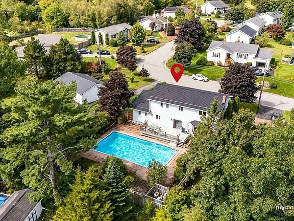 4th image of 46 Cherry Ln