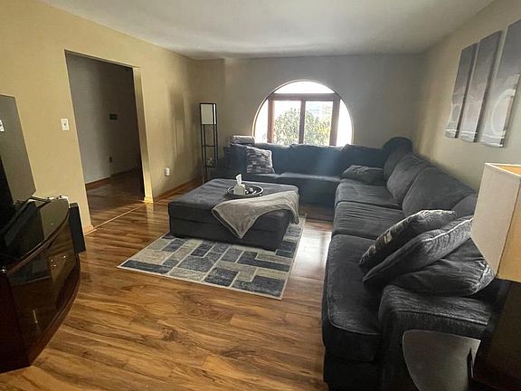 4th image of 4921 5th Ave