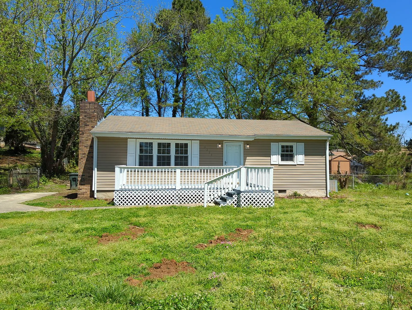 3 Bedroom House — Photo 1