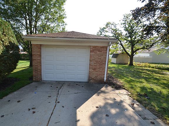 5th image of 1127 Raymond Ave