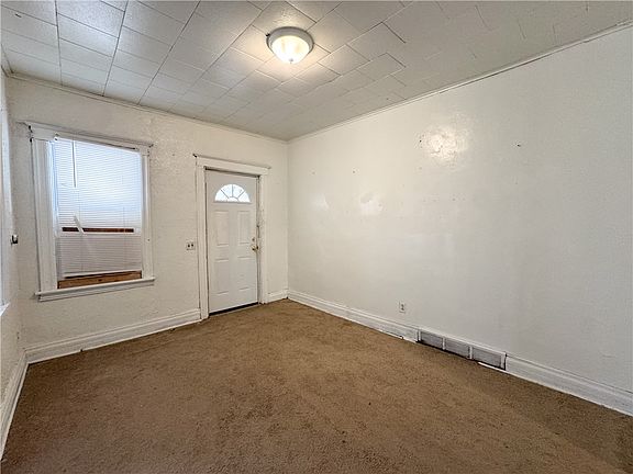 5th image of 365 Weaver St