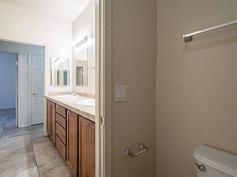 638-642 E. Lester St. ( 638, 640, 642 ) — Photo 71