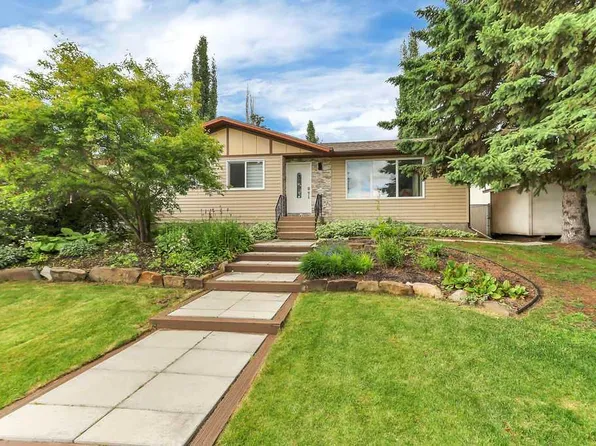 4412 N 45th Ave, Sylvan Lake, AB T4S 1K6
