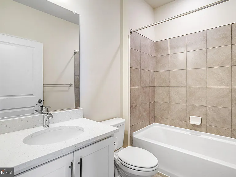 385 Ensemble Way — Photo 28