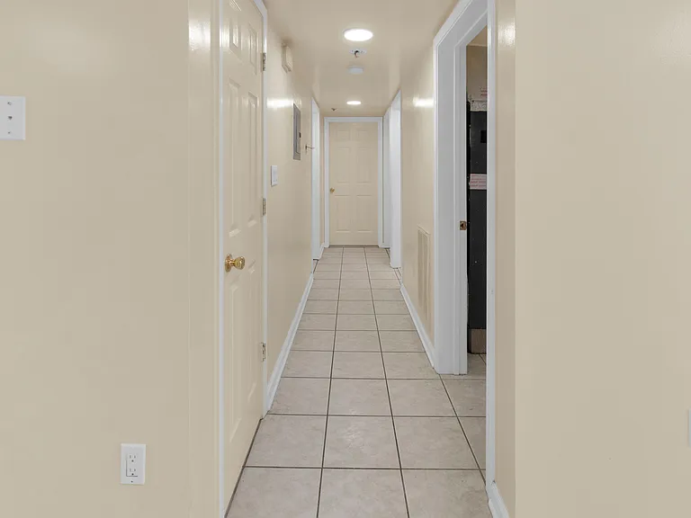 13 Lisa Ct #1 — Photo 5