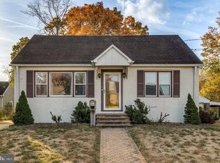 216 Beaver Dr, Bellmawr, NJ 08031