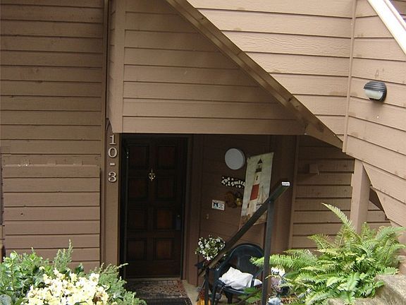 3rd image of 10 Harborview Dr #1041