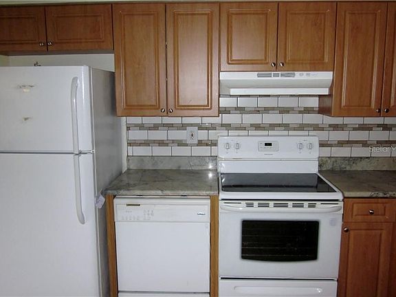 4th image of 3718 W Bay Ave