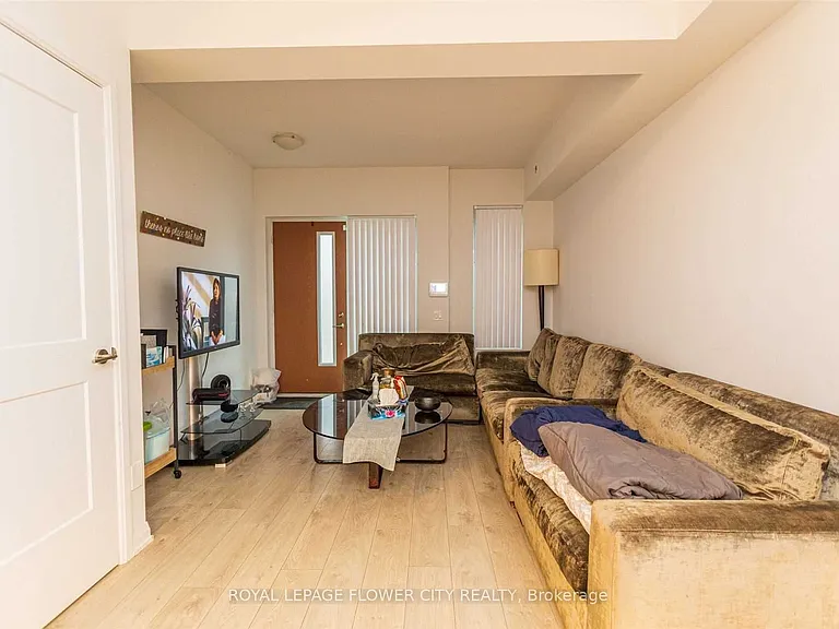 1050 Portage Pkwy W #Townhouse 37 — Photo 7