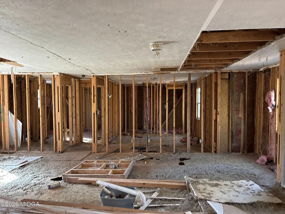 2nd image of 283 Springview Dr