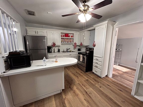 5th image of 607 San Carlos St