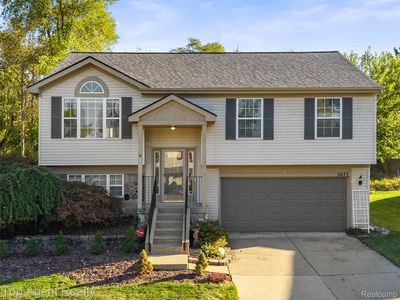 5675 Millpointe Dr, Waterford, MI, 48327