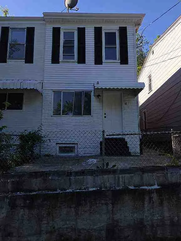 3 bed, 1148 sqft, $1,800 — Photo 1