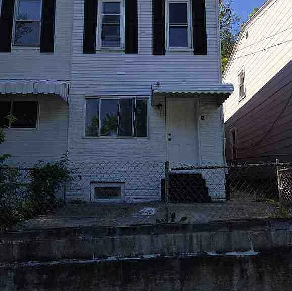 12 Courtright St — Photo 1