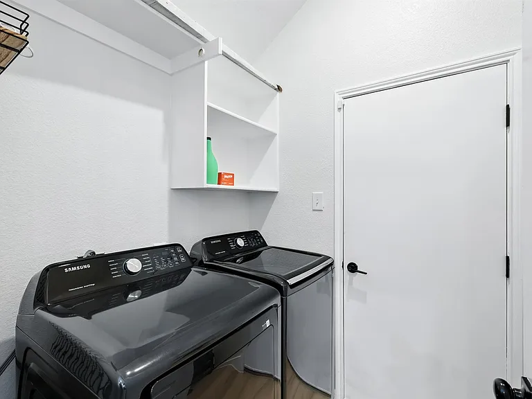 11911 Rocky Point Dr — Photo 35