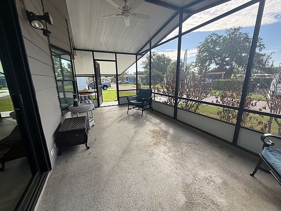 3rd image of 1703 Magnolia Ave #L