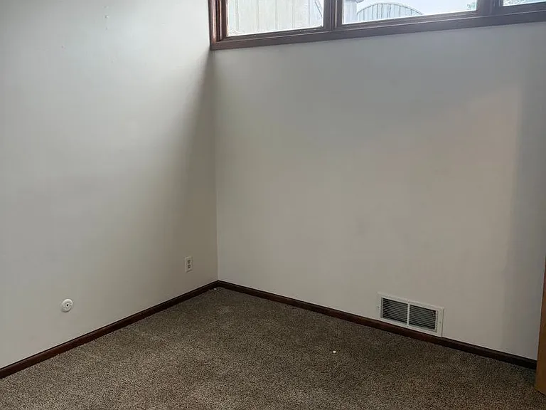 661 W Lakeshore Dr — Photo 12