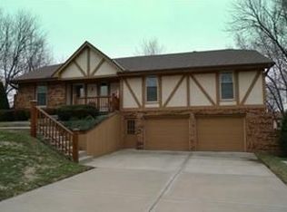 7203 NE Michelle Ln, Gladstone, MO 64118