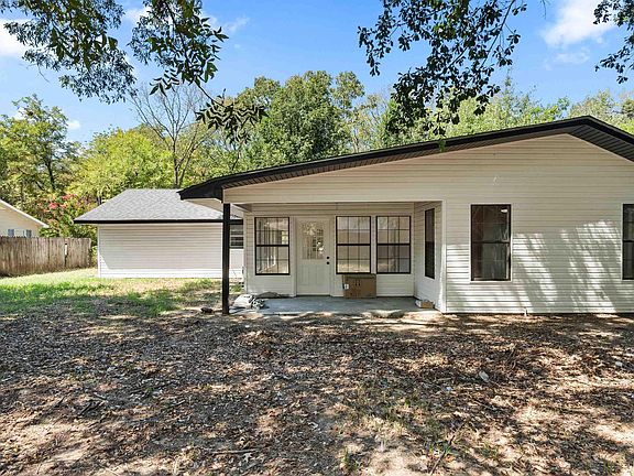 4th image of 611 Fletcher Pl