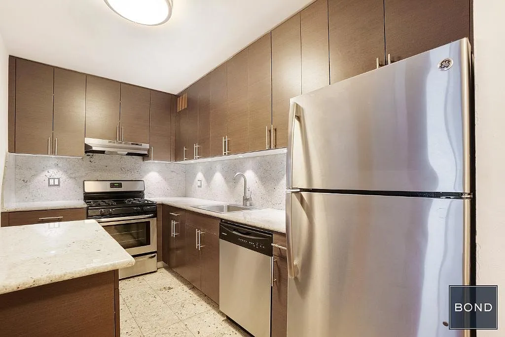 214 East 24th Street — Photo 3