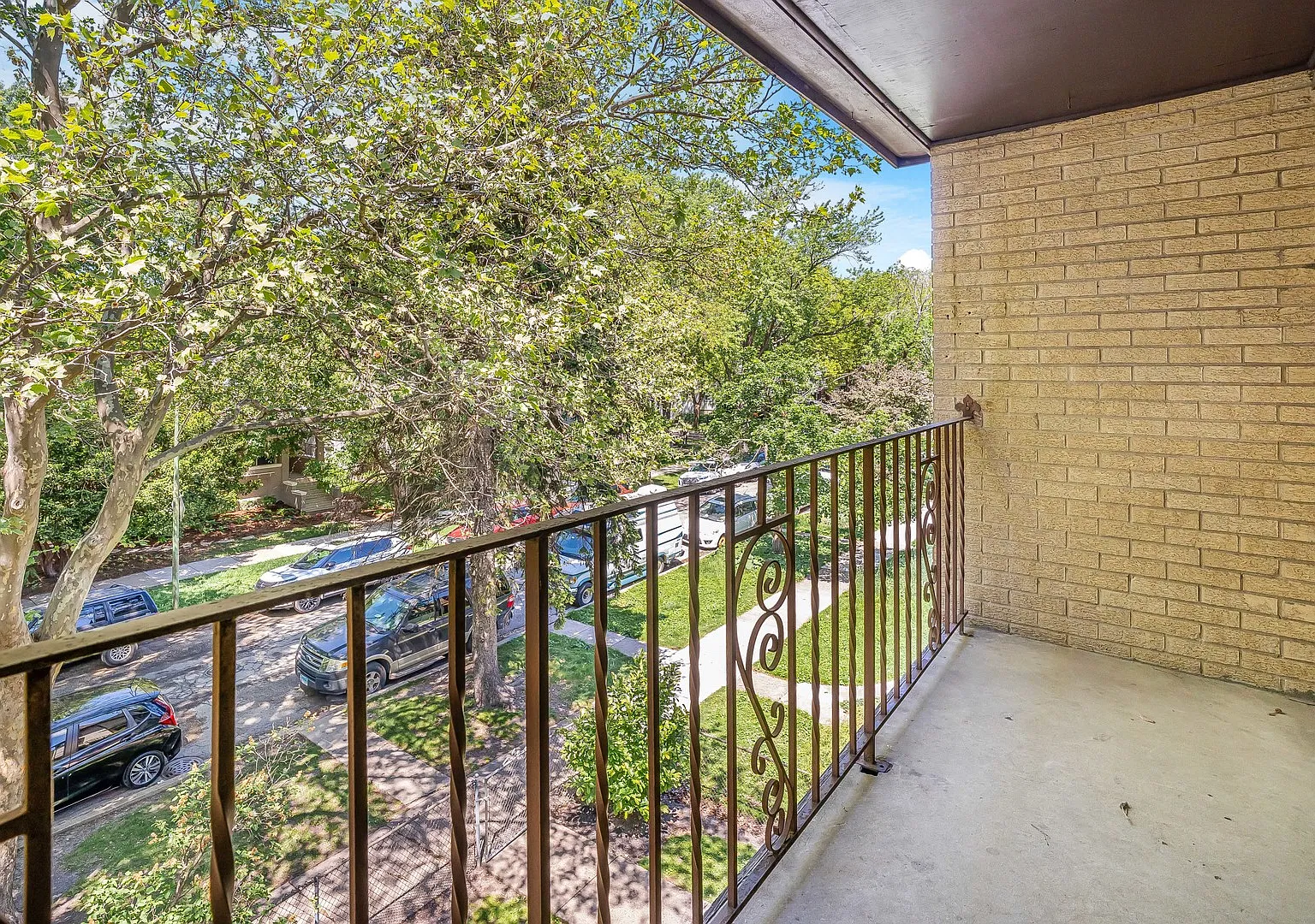 3 bed, 1.5 bath, $3,700 — Photo 3