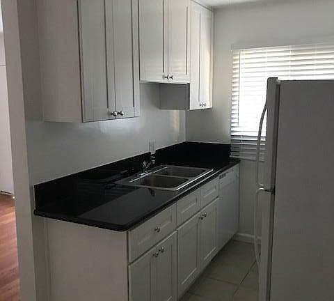 3rd image of 940 Venice Blvd APT 11
