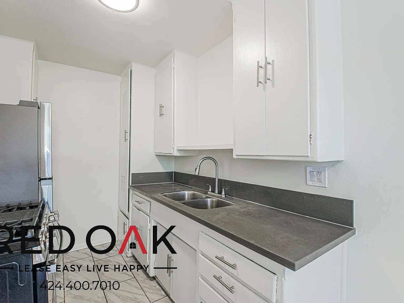 ~1 Month Free~ Updated 1-Bed With Open Floor Plan And Hardwood-Style Floors ~ In Hollywood! — Photo 4
