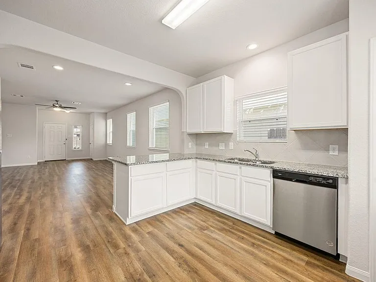 5034 Purple Wisteria Ln — Photo 18