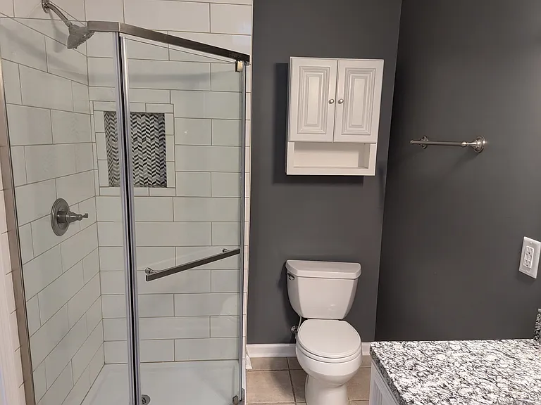 526 Clinton Springs Ave #D — Photo 6