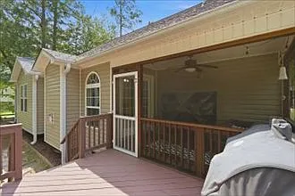 104 Cedar Ln — Photo 17