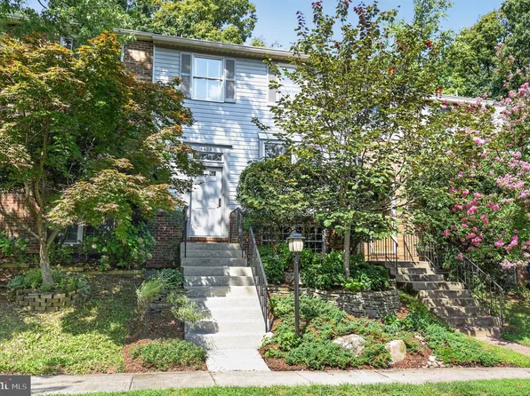6003 Chicory Pl, Alexandria, VA 22310