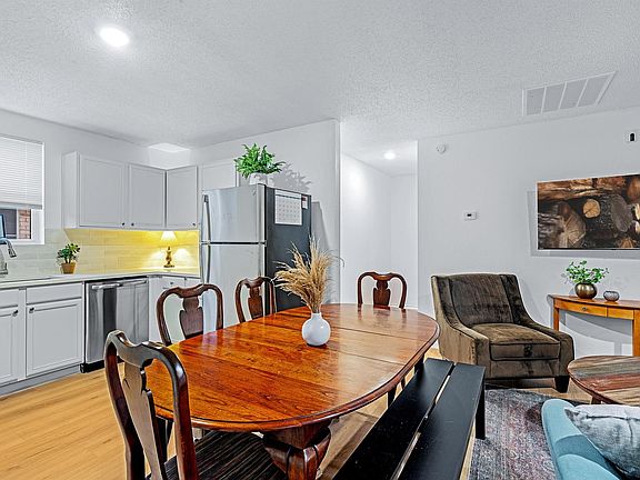 2nd image of 1504 Honey Bee Ln #18107298