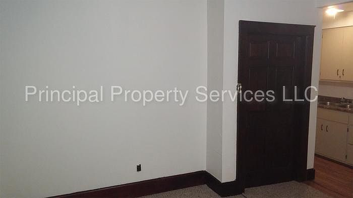 2nd image of 715 Pine St APT 3