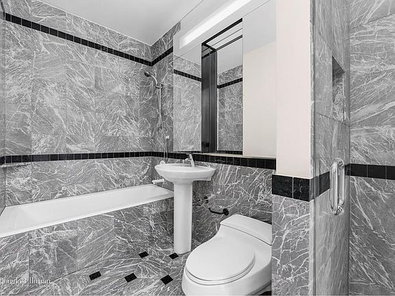 4th image of 250 E 54th St APT 14A
