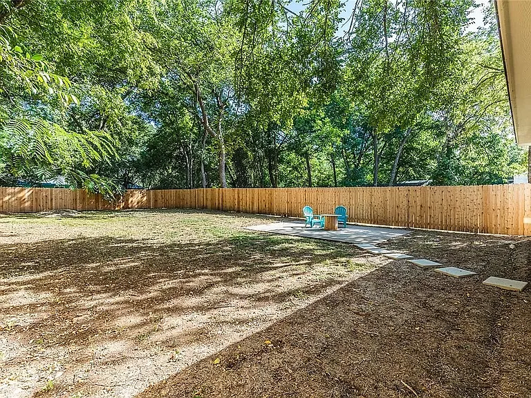 1121 Brook Ave — Photo 22