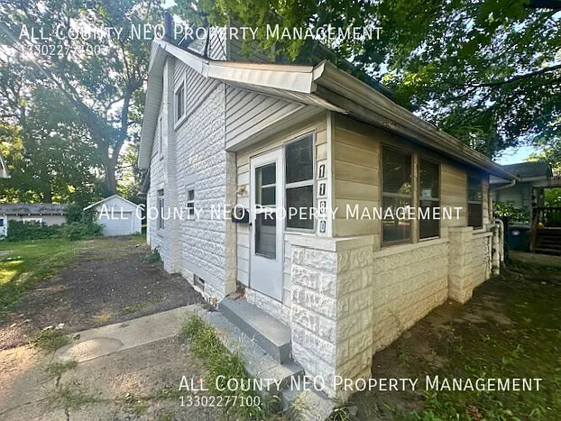 Building Photo - 1180 Murray Ave