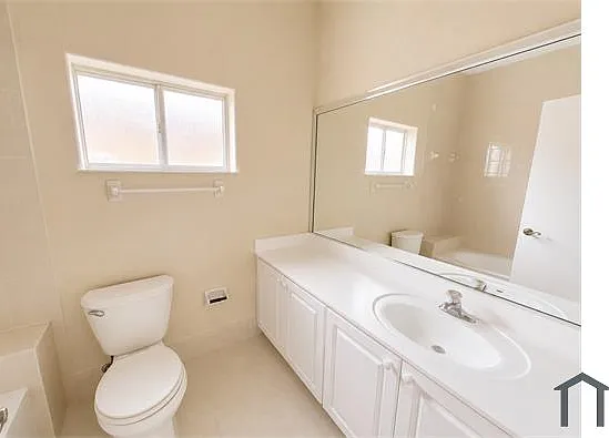 705 SE 13th Ter — Photo 5