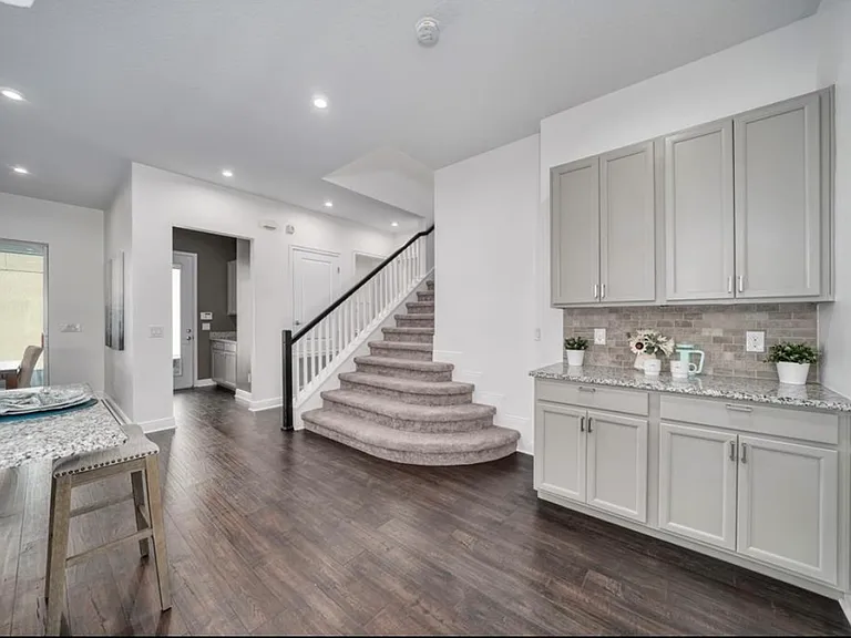 7070 Higgs Aly — Photo 12