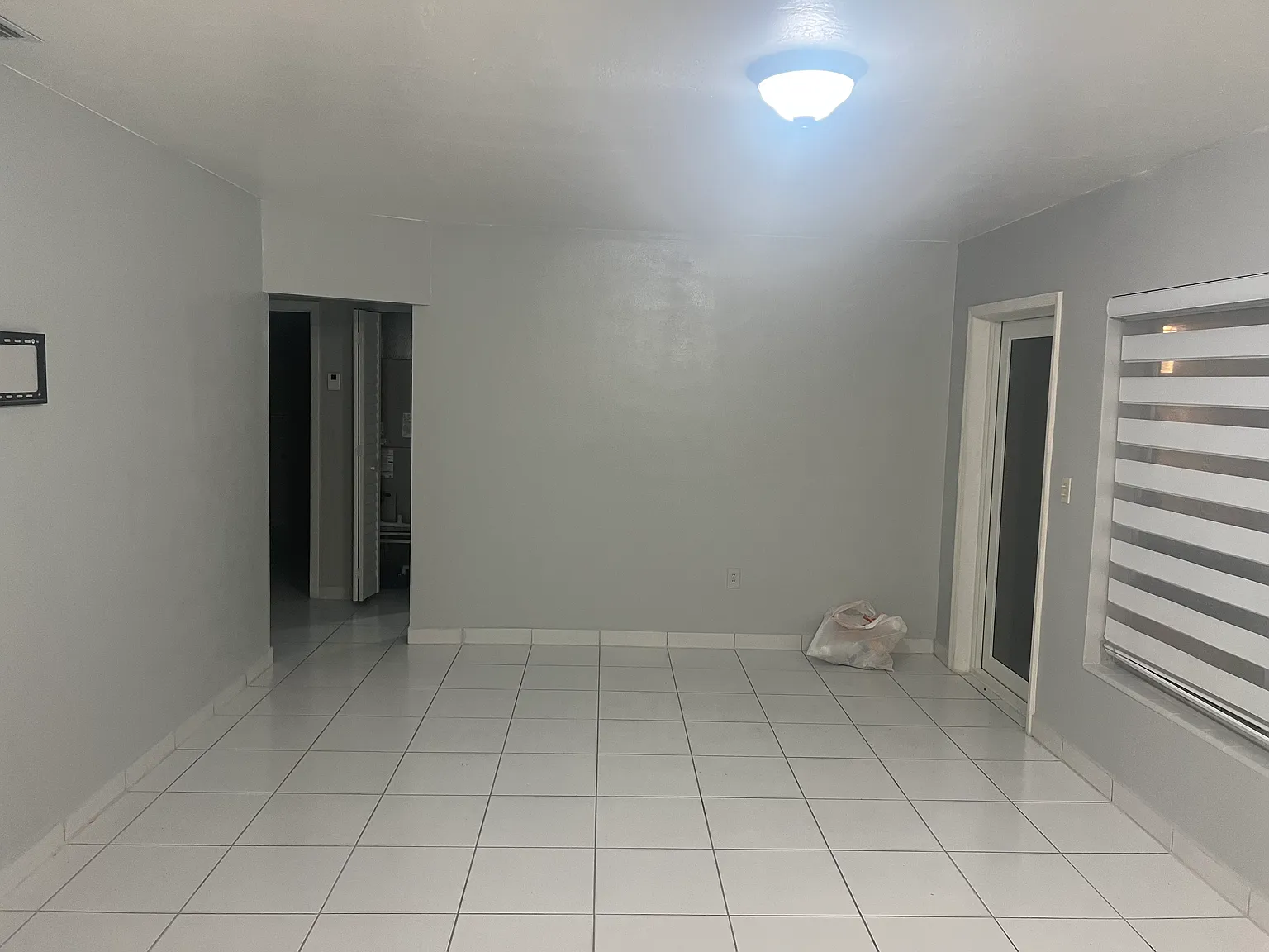 W 34th Pl, Hialeah — Photo 4