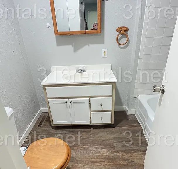 417 S Gordy St — Photo 6