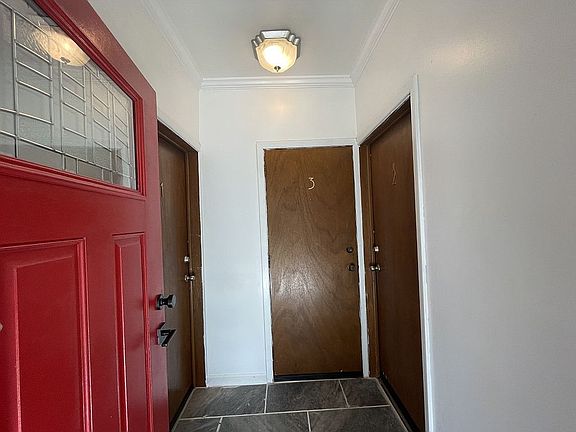 5th image of 122 W Wanola Ave