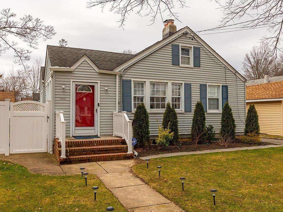 1st image of 1750 Harte Street