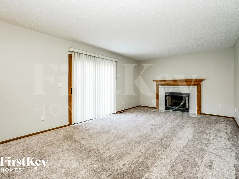 5856 Oldenburgh Way — Photo 3