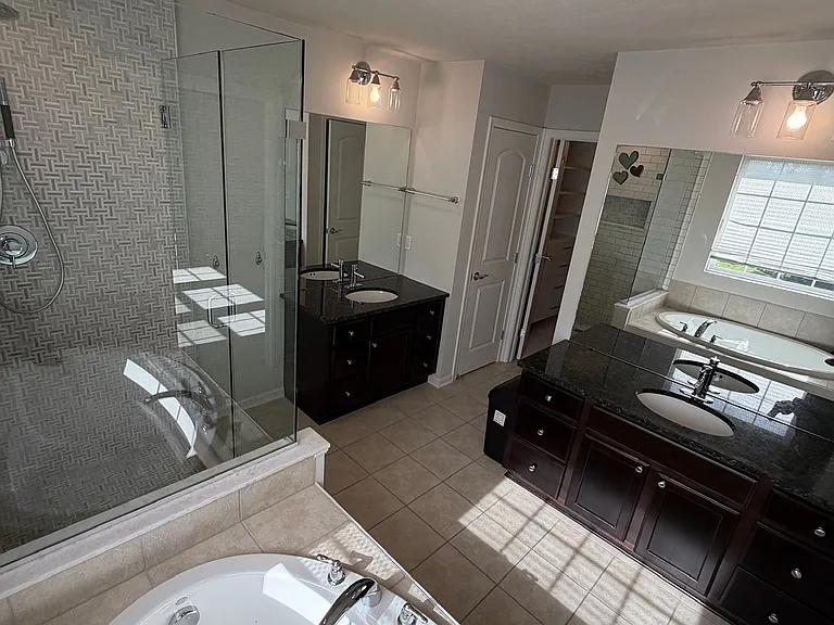 5975 N Pointe Dr — Photo 20