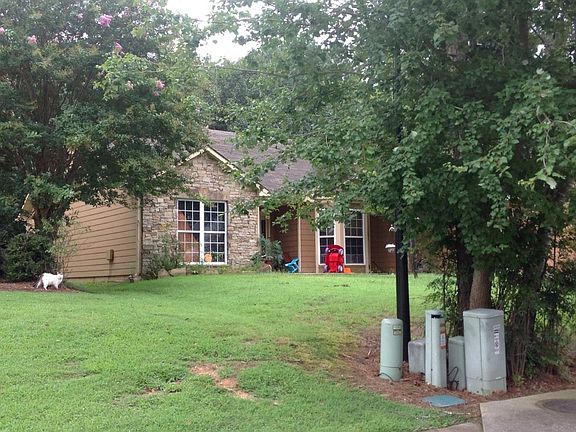 3rd image of 2695 Cambridge Park Dr