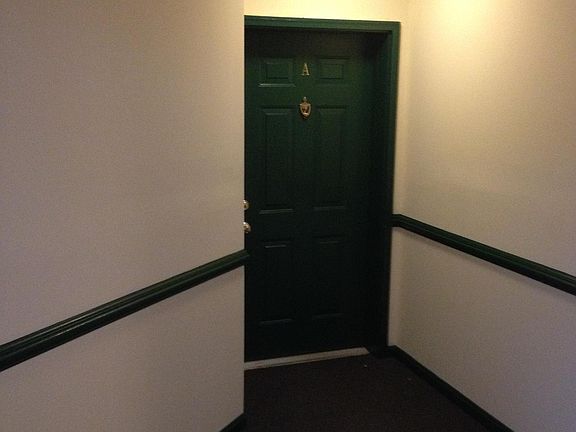 Interior entryway 
