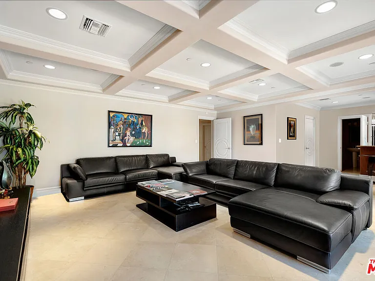 18047 Karen Dr — Photo 15