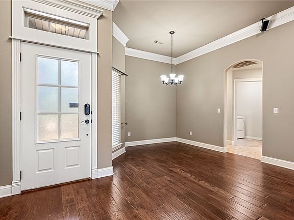 4th image of 3905 SW Gemstone Blvd